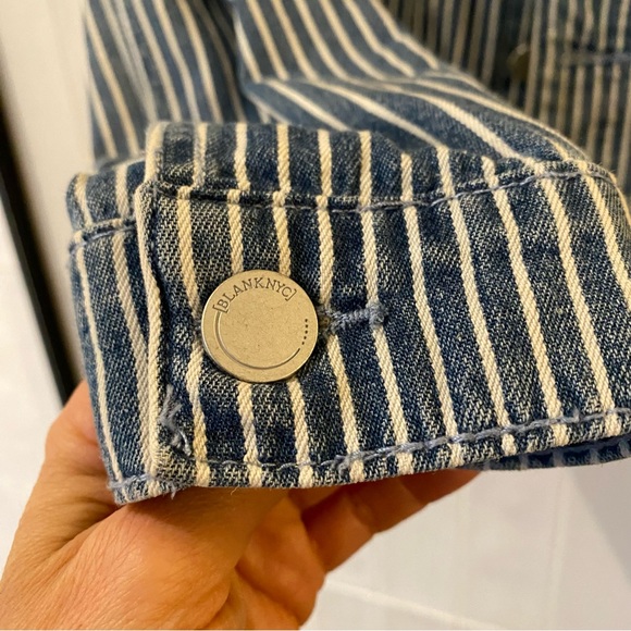 Blank NYC Evereve women’s striped jean jacket with distressed fringe bottom - Picture 6 of 6